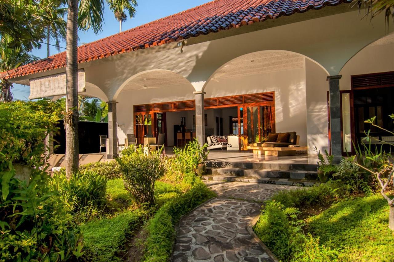 Villa Kelapa Lovina  Exterior photo